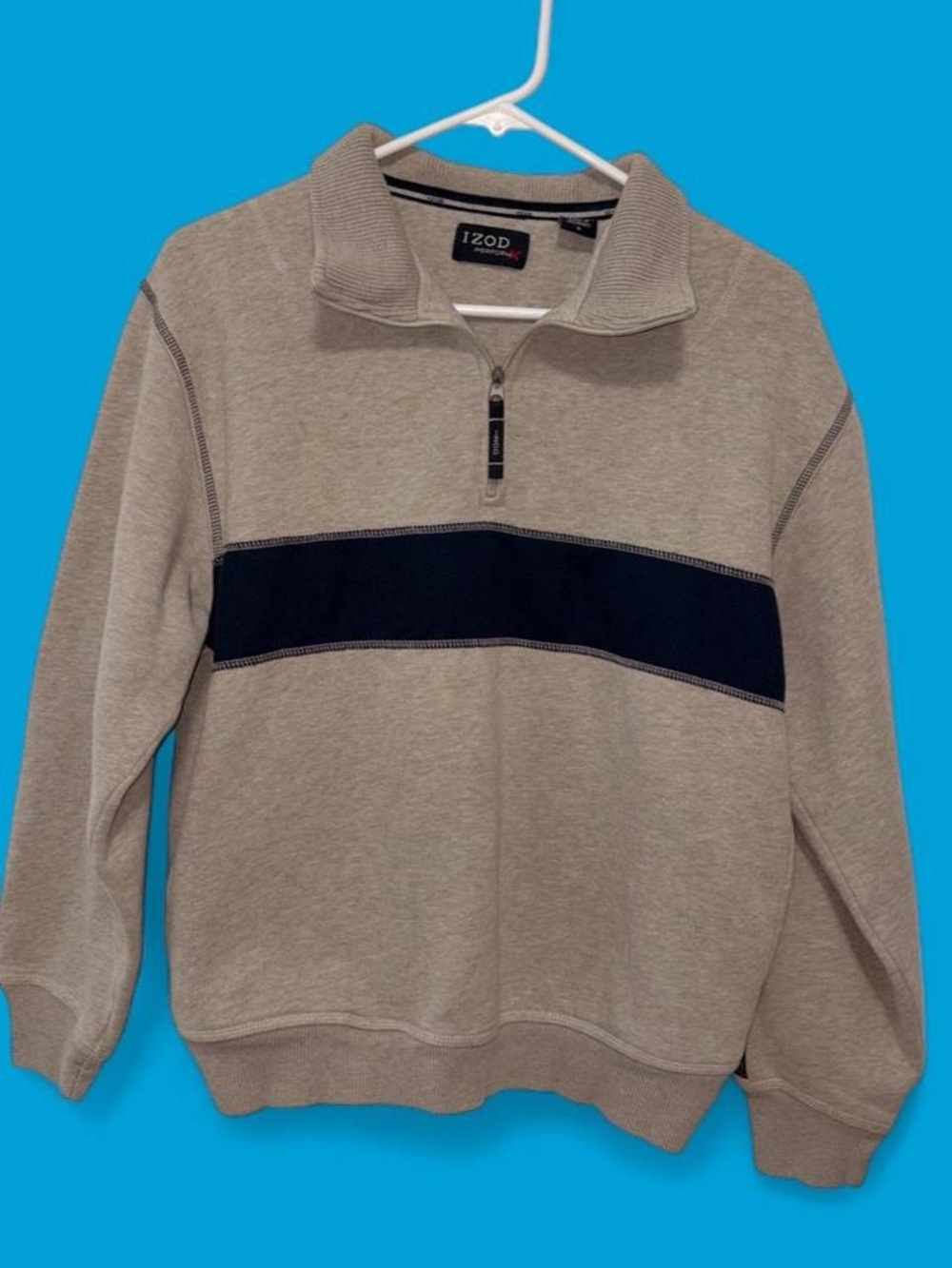 Izod Men's Light Gray Zip-Up Sweater with Navy Chest Stripe